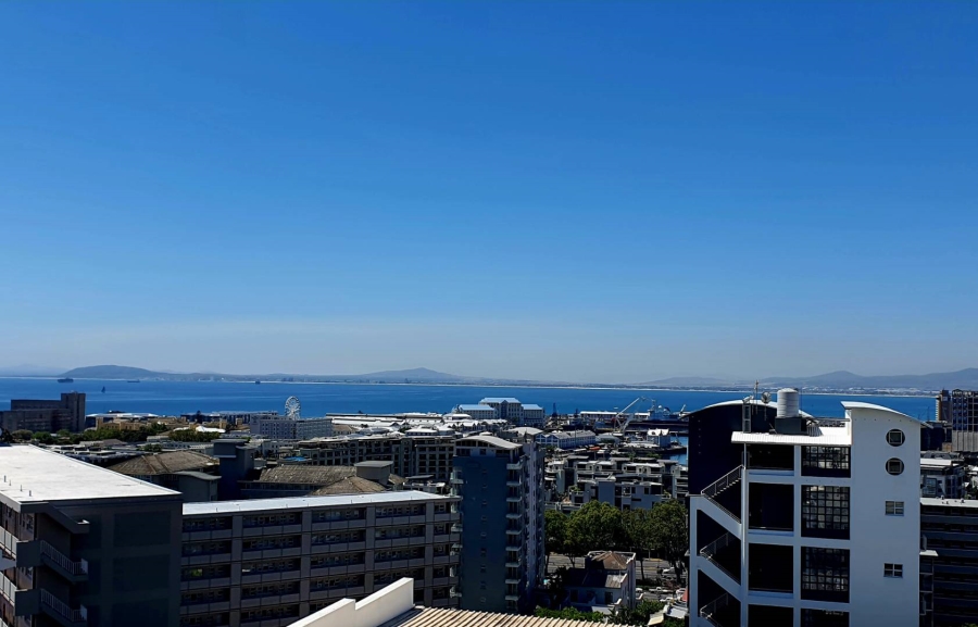 To Let 2 Bedroom Property for Rent in Green Point Western Cape